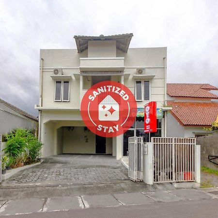 Oyo 3083 D Kost 3 Syariah Otel Yogyakarta Dış mekan fotoğraf