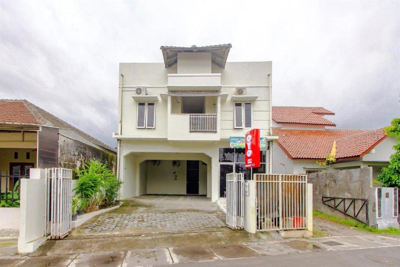 Oyo 3083 D Kost 3 Syariah Otel Yogyakarta Dış mekan fotoğraf