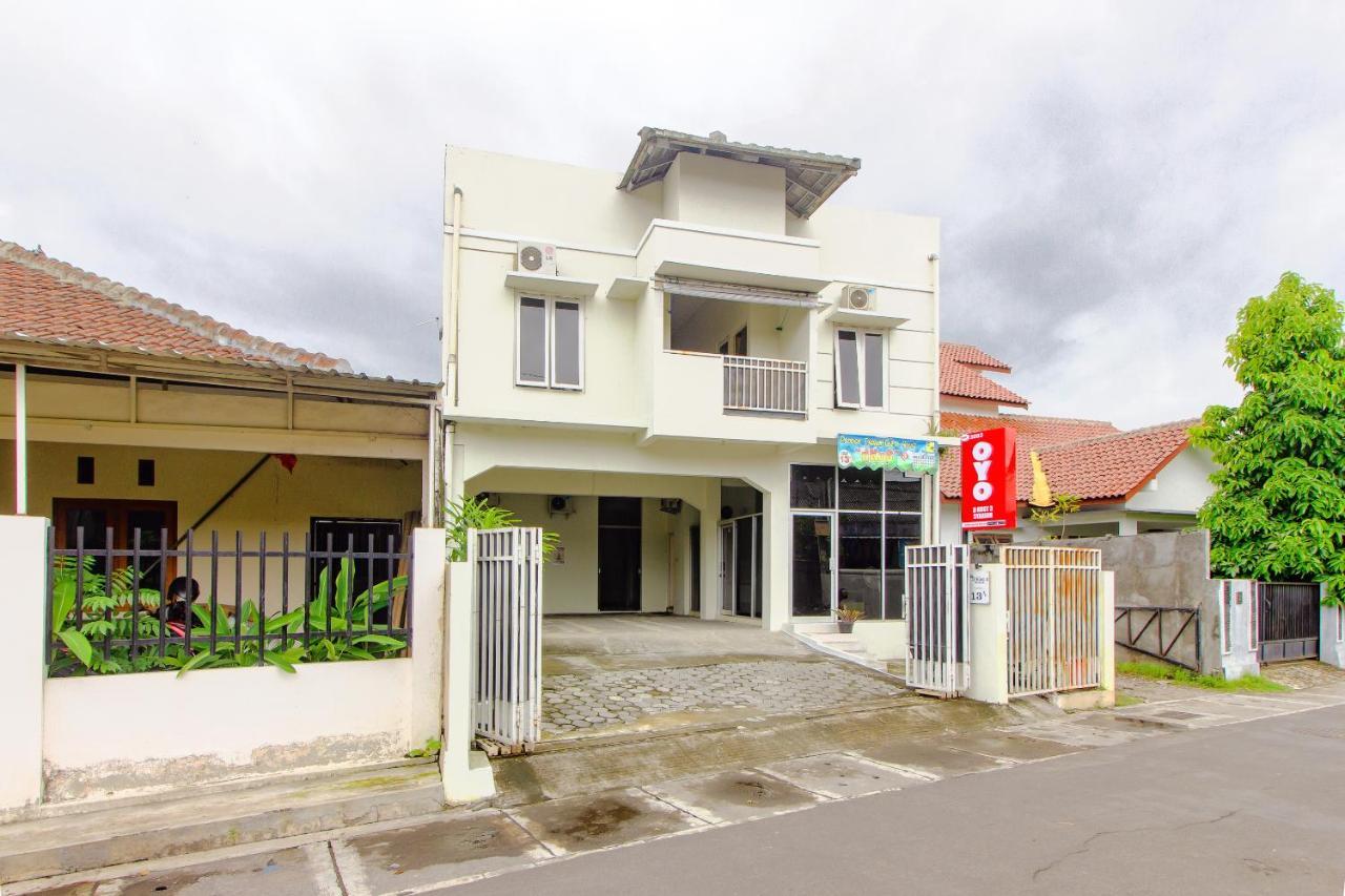 Oyo 3083 D Kost 3 Syariah Otel Yogyakarta Dış mekan fotoğraf